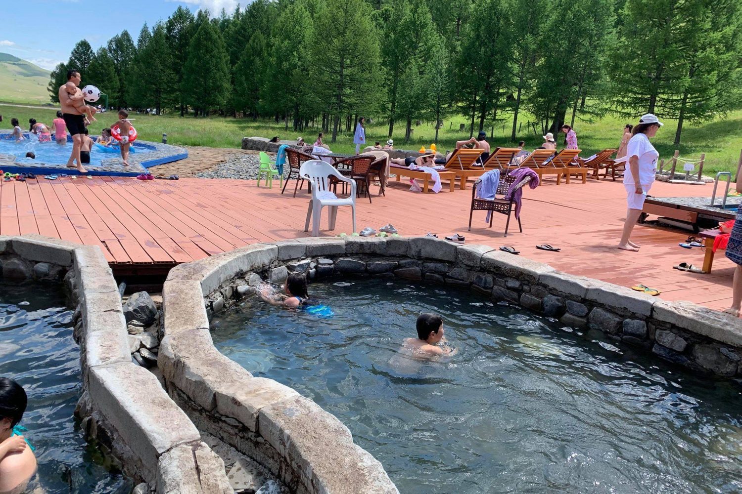 tsenkher hot spring