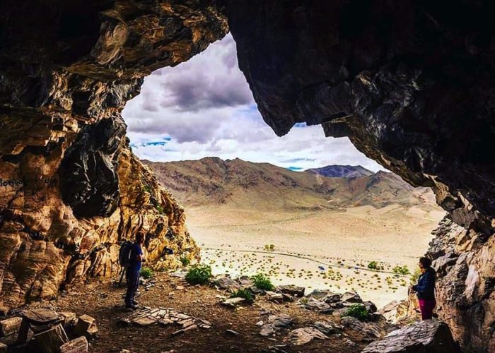 Gurvan Tsenkheriin cave