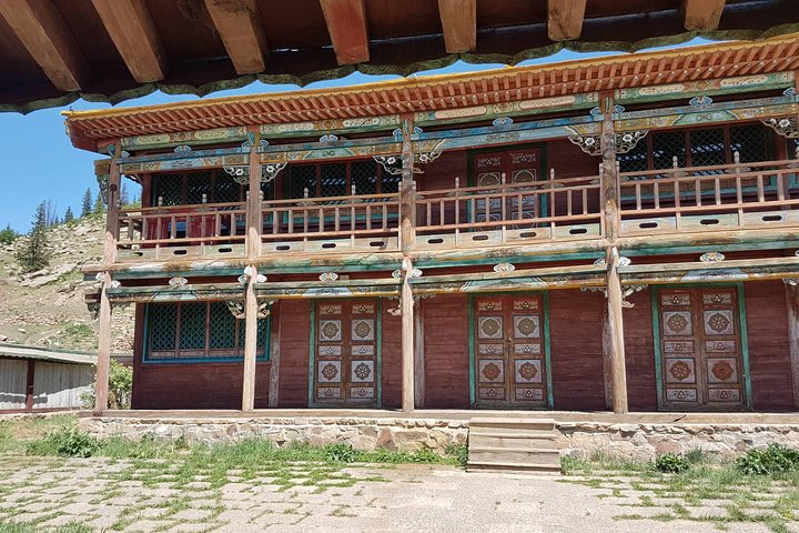Manzushir monastery